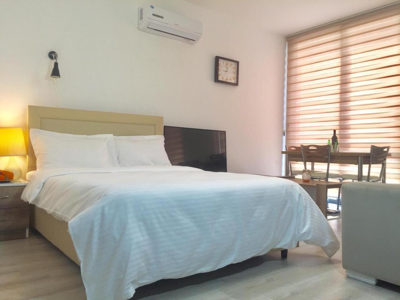 Uptown Holiday App & Pool Daily Rental Contactless Check In & Check Out Famagusta (Northern Cyprus) Quarto foto